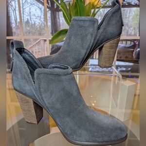 Vince Camuto Charcoal Suede Heeled Boots 9/39